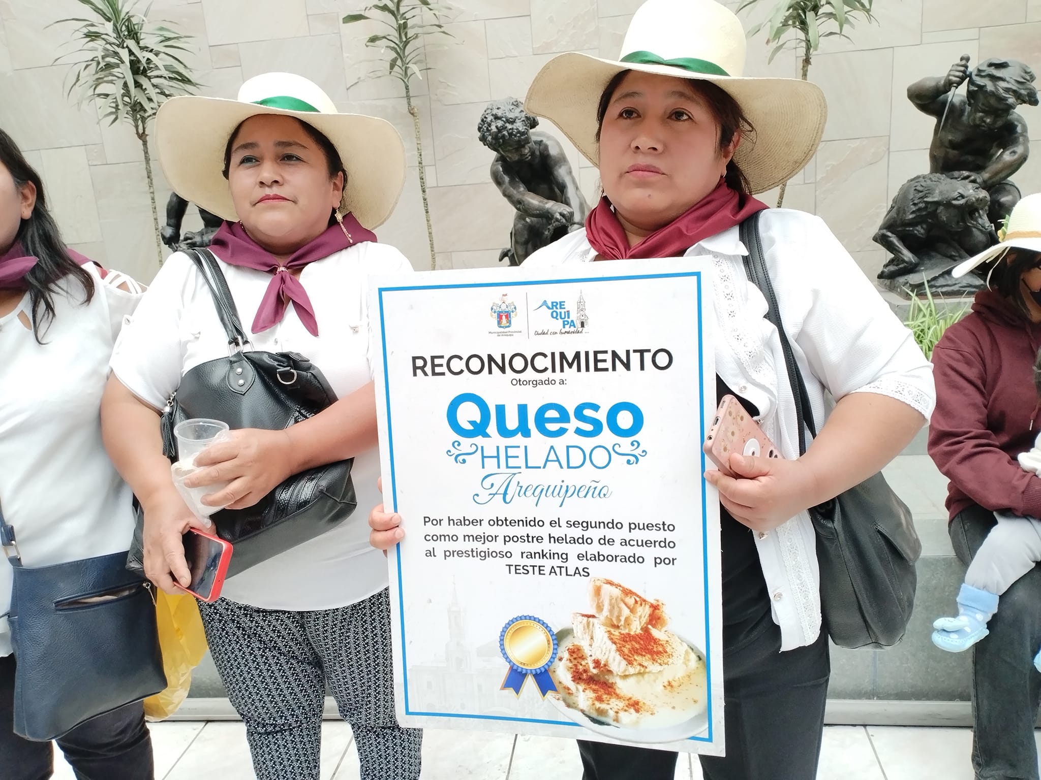 Brindan reconocimiento al queso helado arequipeño