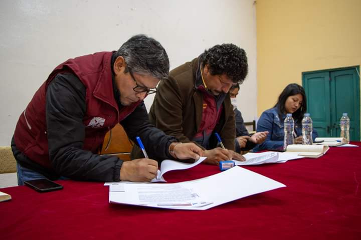 Gobierno Regional de Cusco y Municipalidad de Acomayo firman convenio para repoblar laguna de Pomacanchi con pejerrey